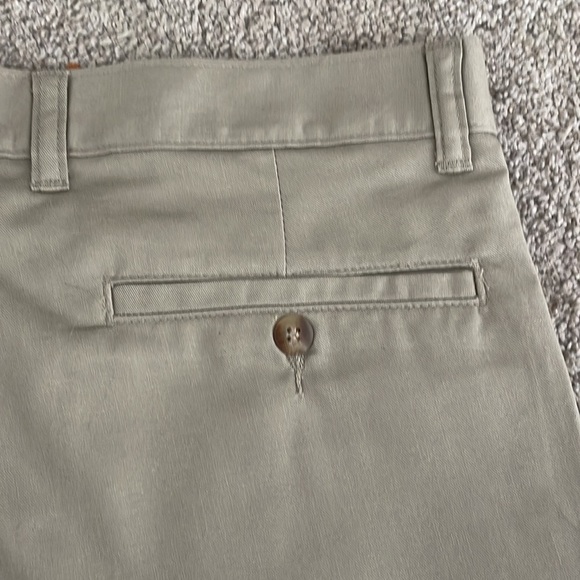 Flyers Tropical Sportswear Pleated Shorts - Picture 7 of 9